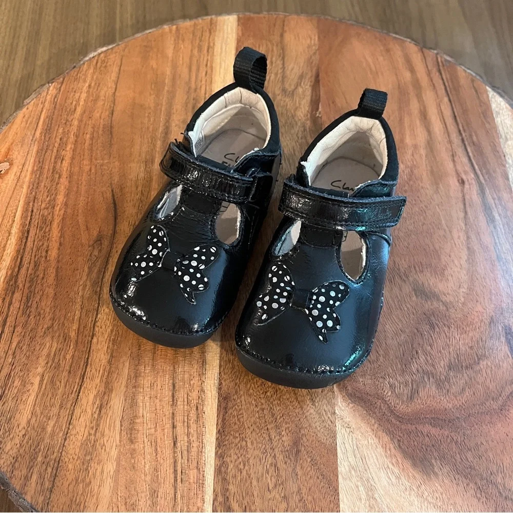 Clark's Black Patent Leather Polka Dot Bow Shoes Baby Toddler Girl Size 4.5